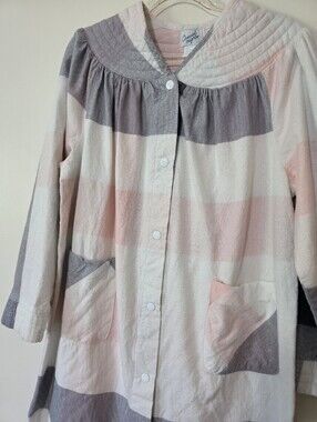 Casual Nights Cotton Flannel Robe Snap Closure Cottagecore Grandmacore Small